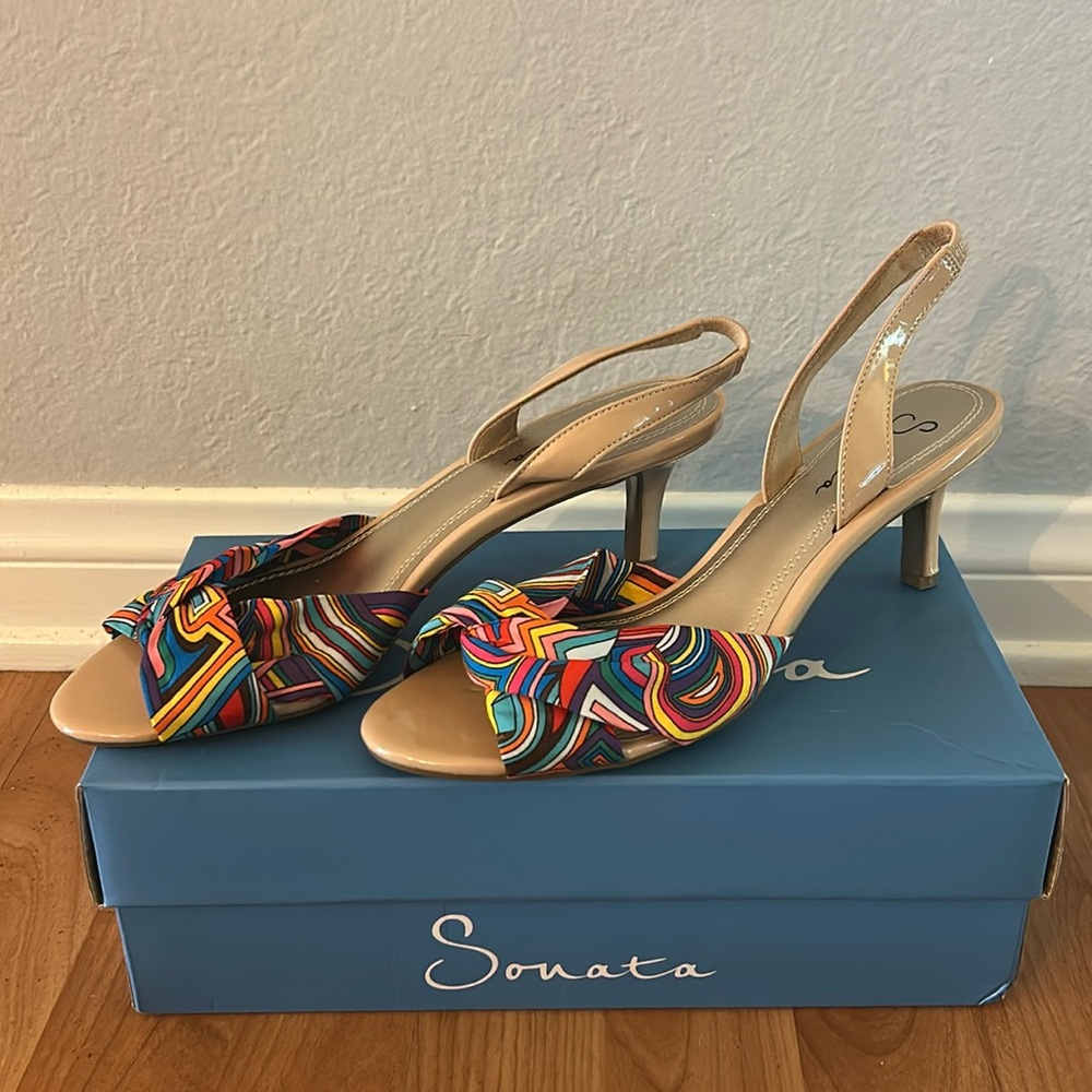 Sonata “Noreen” - New* Bright Multi Colored Heels - Psychedelic Fabric
9 1/2 M